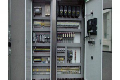 PLC控制柜廠家?guī)黻P于設備構造的內容介紹